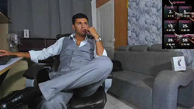 Hideintheoffice's cam snapshot