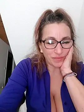 Fifi83Bell live sex cam