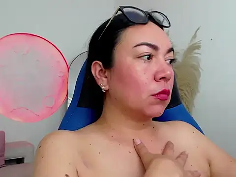 Yadis_hot's cam snapshot