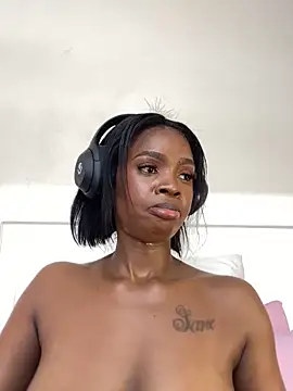 LuciousLips96's cam snapshot