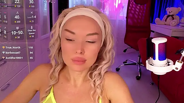 AvaGreenX live sex cam