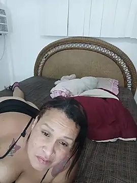 Milfvalesk live sex cam