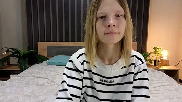 EssieVogel live sex cam