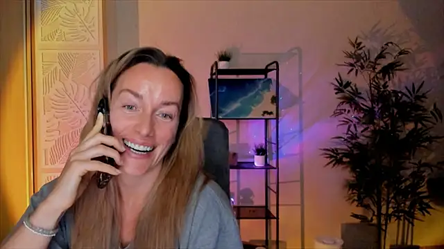 RebeccaMartinez live sex cam