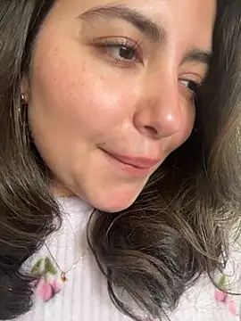 sukhakunis1 live sex cam