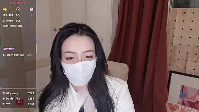 nayomi_34f live sex cam