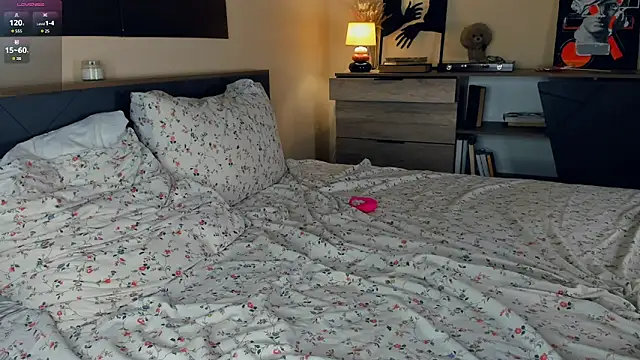 MaliaBourraine live sex cam