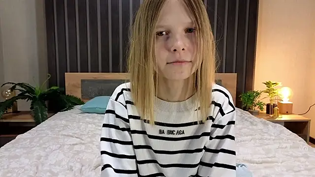 EssieVogel live sex cam