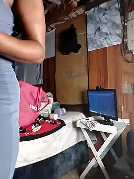 QUEENZAZA's cam snapshot