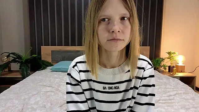 EssieVogel's cam snapshot