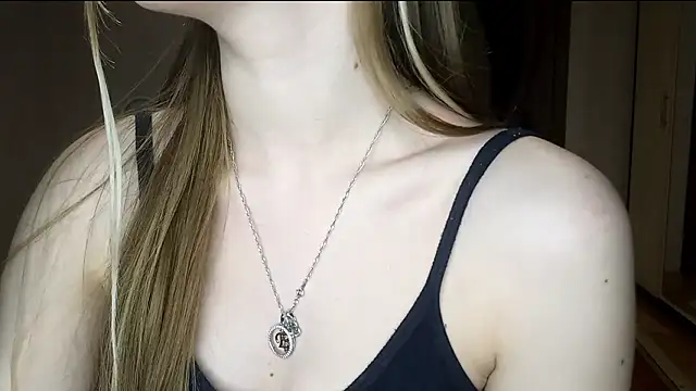 LonaLaban's cam snapshot