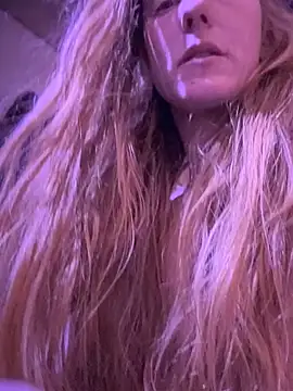 GoldenFlameGoddess's cam snapshot