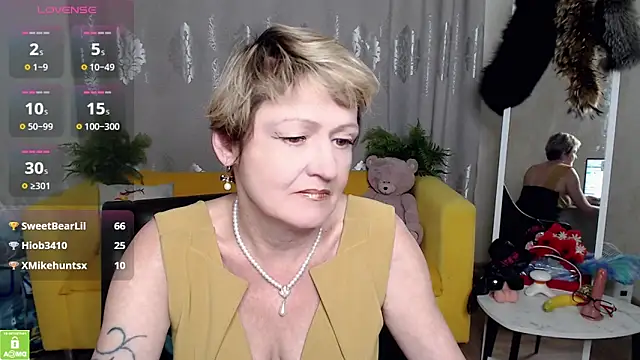 SexyGrandma_'s cam snapshot