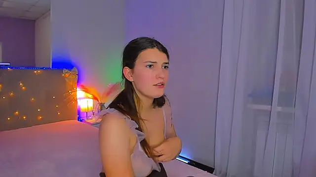 Laura_Leee's cam snapshot