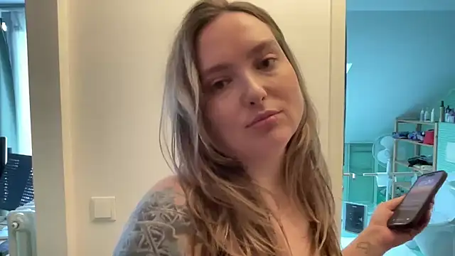 MyMegann's cam snapshot