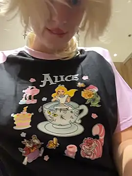 RonnieKiss live sex cam