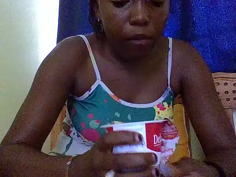 Roseroca33's cam snapshot