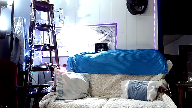 Genevieve143's cam snapshot