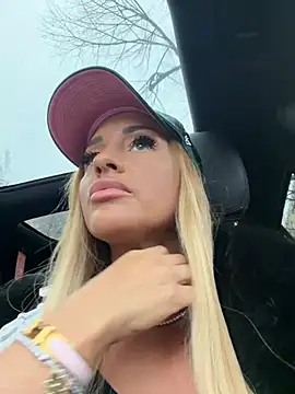 LovingBlondie's cam snapshot