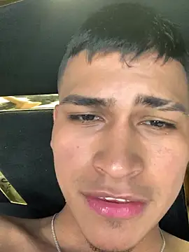 Emiliano_Reyes live sex cam