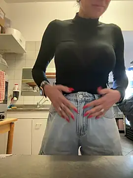 AmandaArt's cam snapshot