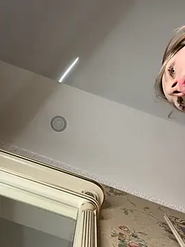 SexyFray_85D live sex cam