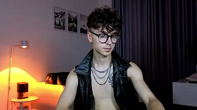 Joseph__Quinn's cam snapshot