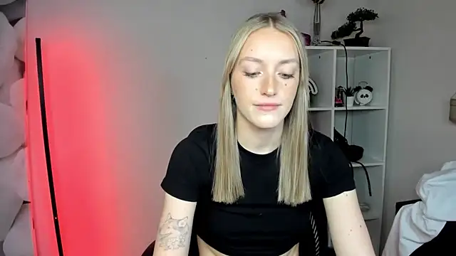 EvelynBlond live sex cam