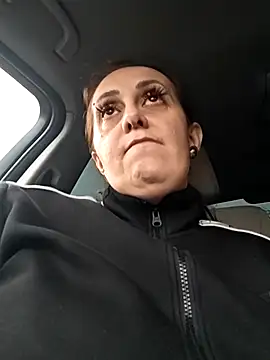 AvaDivaMilf live sex cam