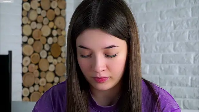 LowOncoming live sex cam