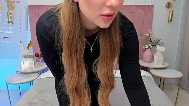 MilaVoxx live sex cam