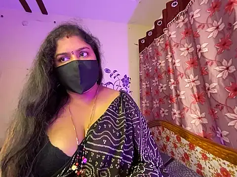 LouleyRanii live sex cam