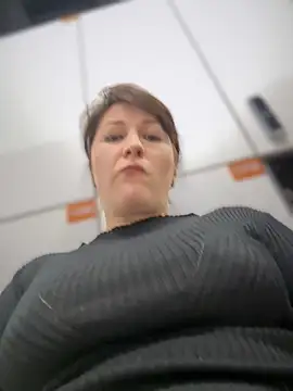 ZhenjaPoledance live sex cam