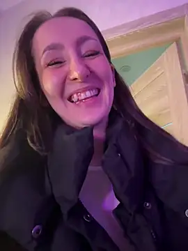 LuxBrunette_'s cam snapshot