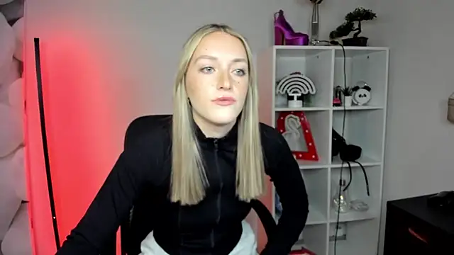 EvelynBlond live sex cam