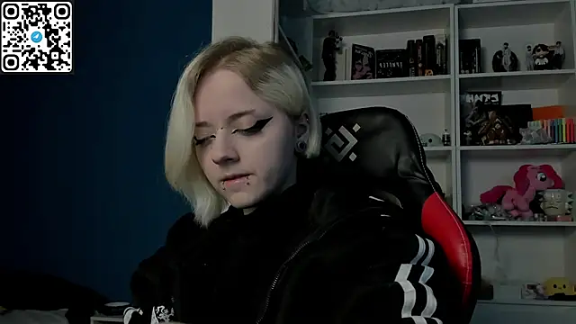 Holy_Mistress_S's cam snapshot