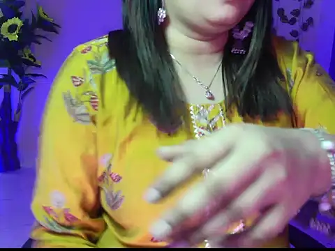 Saira_Hotty's cam snapshot