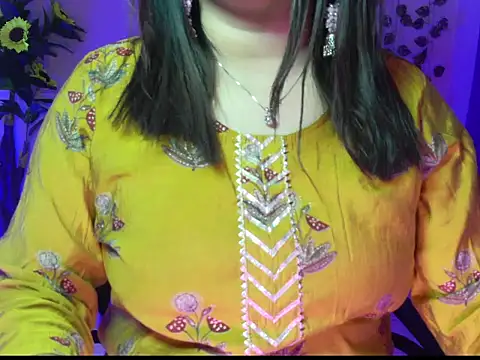 Saira_Hotty's cam snapshot