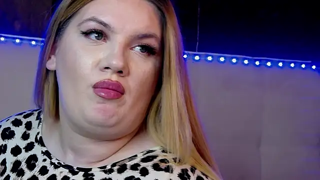 MelanieBrownn's cam snapshot