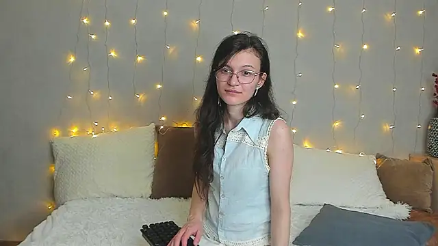 ThoraMarola's cam snapshot