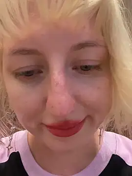 RonnieKiss live sex cam