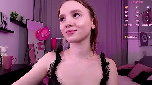 Adria_Arjona's cam snapshot