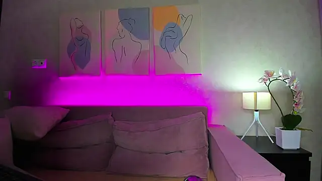 Ellen_Hops's cam snapshot