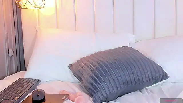 LunaKarther live sex cam