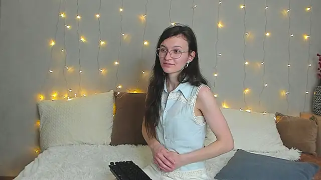 ThoraMarola's cam snapshot