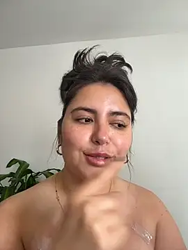 sukhakunis1 live sex cam