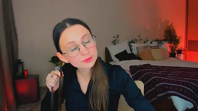 YourLovellyStory's cam snapshot