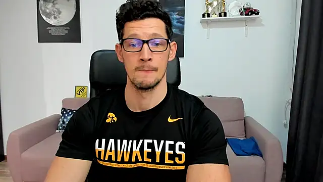 BrutusK08 live sex cam