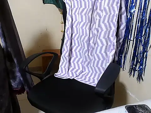 Shivani-Gupta's cam snapshot