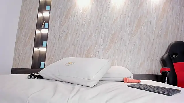 andrea_harmon's cam snapshot